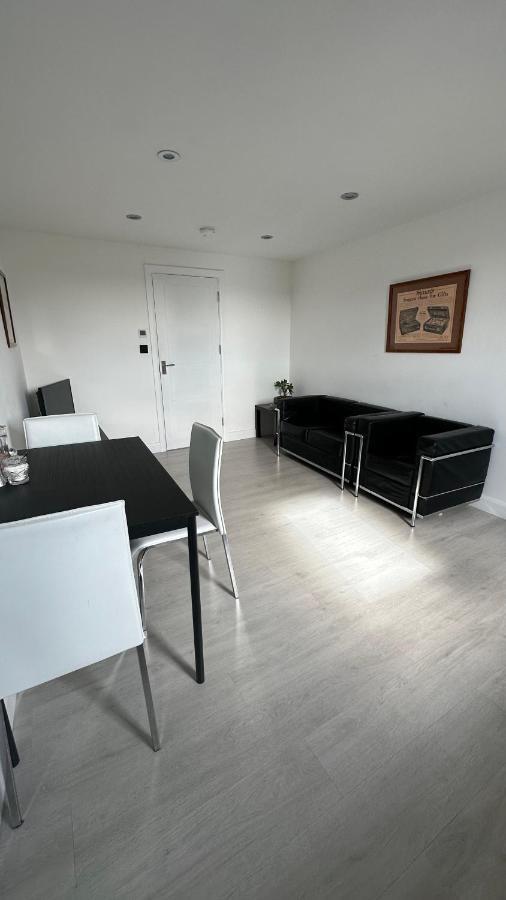 Stunning New 1 Bedroom Apartment London Exterior photo